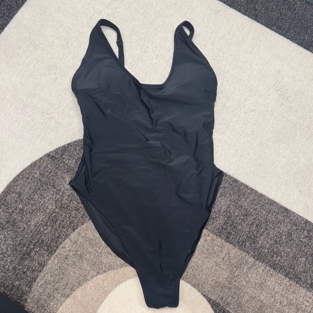Old Navy Classic Black Women's One-Piece Swimsuit